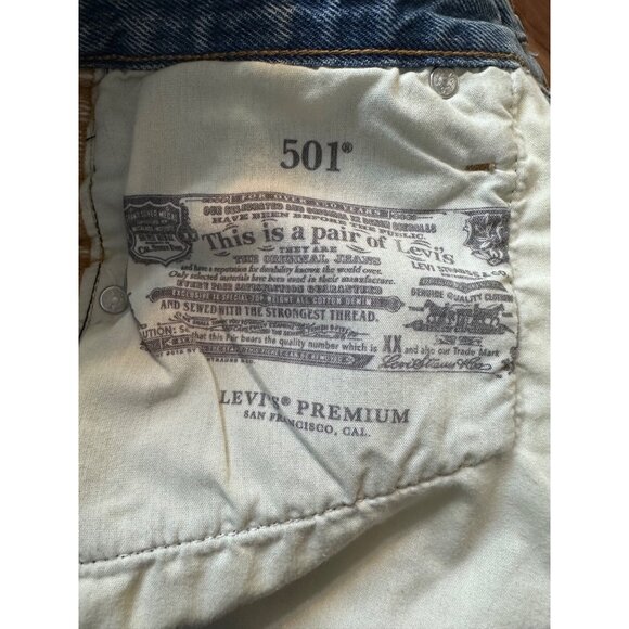 Levi’s 501 Premium Cut Off Denim Shorts 28 Distressed Light Wash - Picture 7 of 10